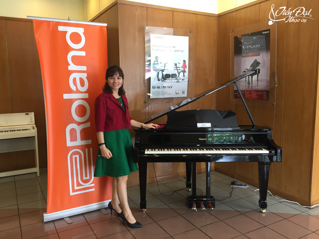 nhac cu tien dat tham nha may roland